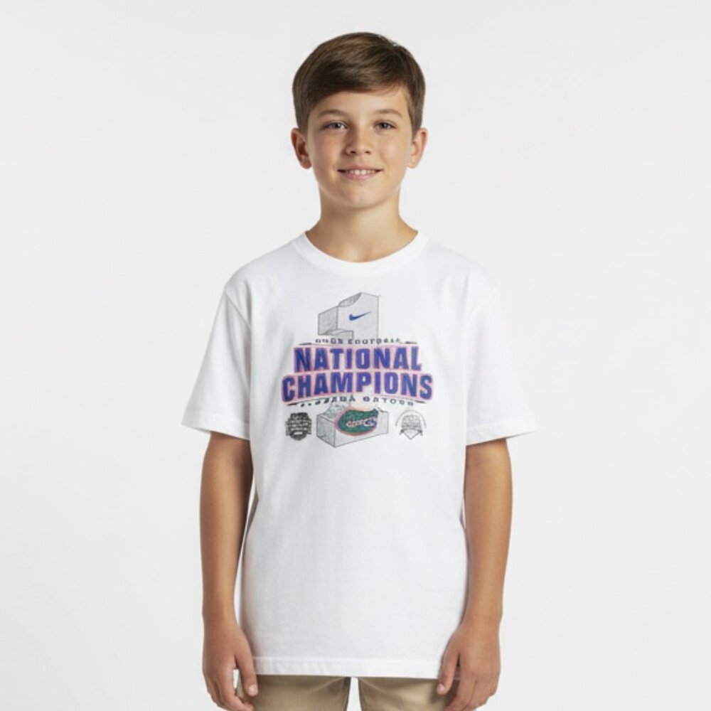 Nikeย FloridaโGators Youth T-Shirt Size Medium 2008 National Champions NCAA Short
